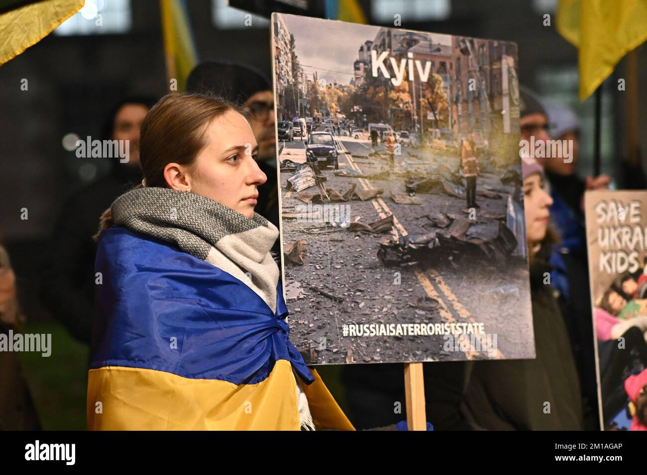 Londres, Royaume-Uni. 11th décembre 2022. L'Ukraine se bat contre le froid de l'hiver. La Russie se retira des tactiques cruelles pour geler l'ukrainien à mort. Mais les Ukrainiens sont forts et ils vont gagner cette bataille. La guerre est horrible. Nous avons également vu l'OTAN menée par les États-Unis perdre la guerre en Afghanistan. Les Américains volent ouvertement les 8 milliards de dollars afghans pour geler et enliser les civils et les enfants afghans. Crédit : voir Li/Picture Capital/Alamy Live News Banque D'Images