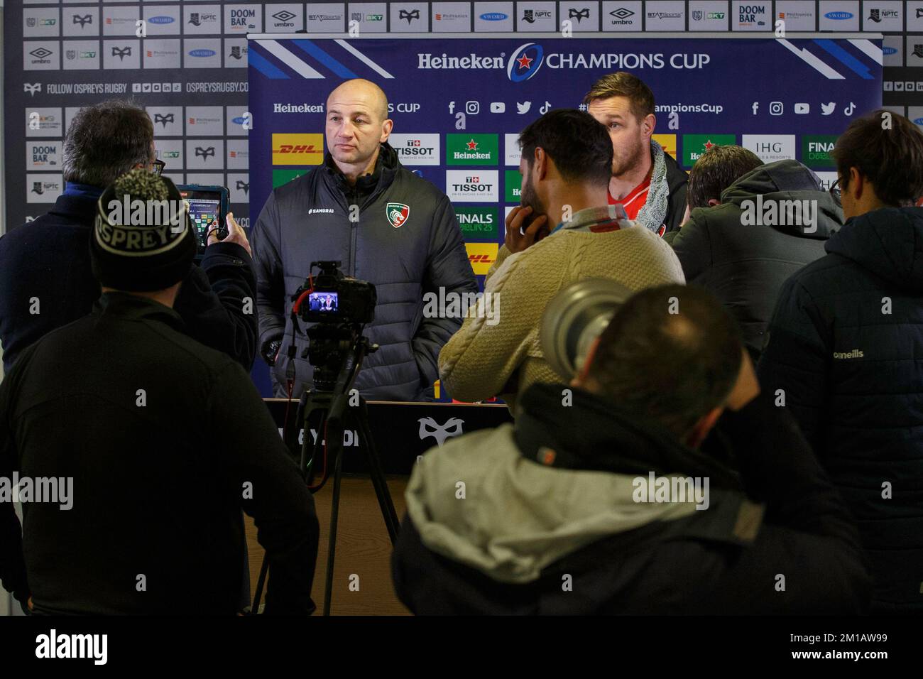 Swansea, Royaume-Uni. 11th décembre 2022. L'entraîneur-chef de Leicester Steve Borthwick parle à la presse après le match de rugby de la coupe des champions Ospreys v Leicester. Crédit : Gruffydd Thomas/Alay Live News Banque D'Images