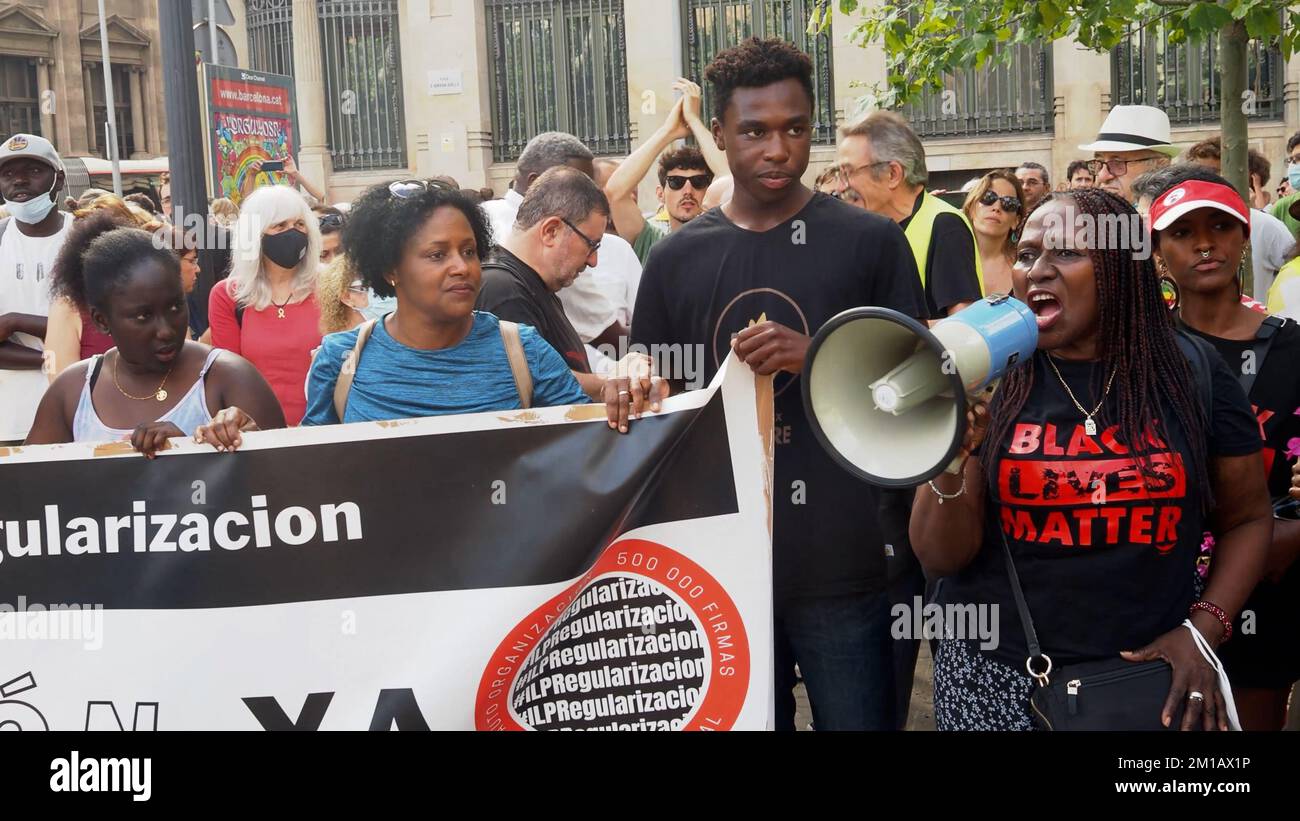 Barcelone, Espagne, 9,26,2022. Manifestation en faveur des droits des immigrés et contre la mort des immigrés à la frontière de Melilla Banque D'Images