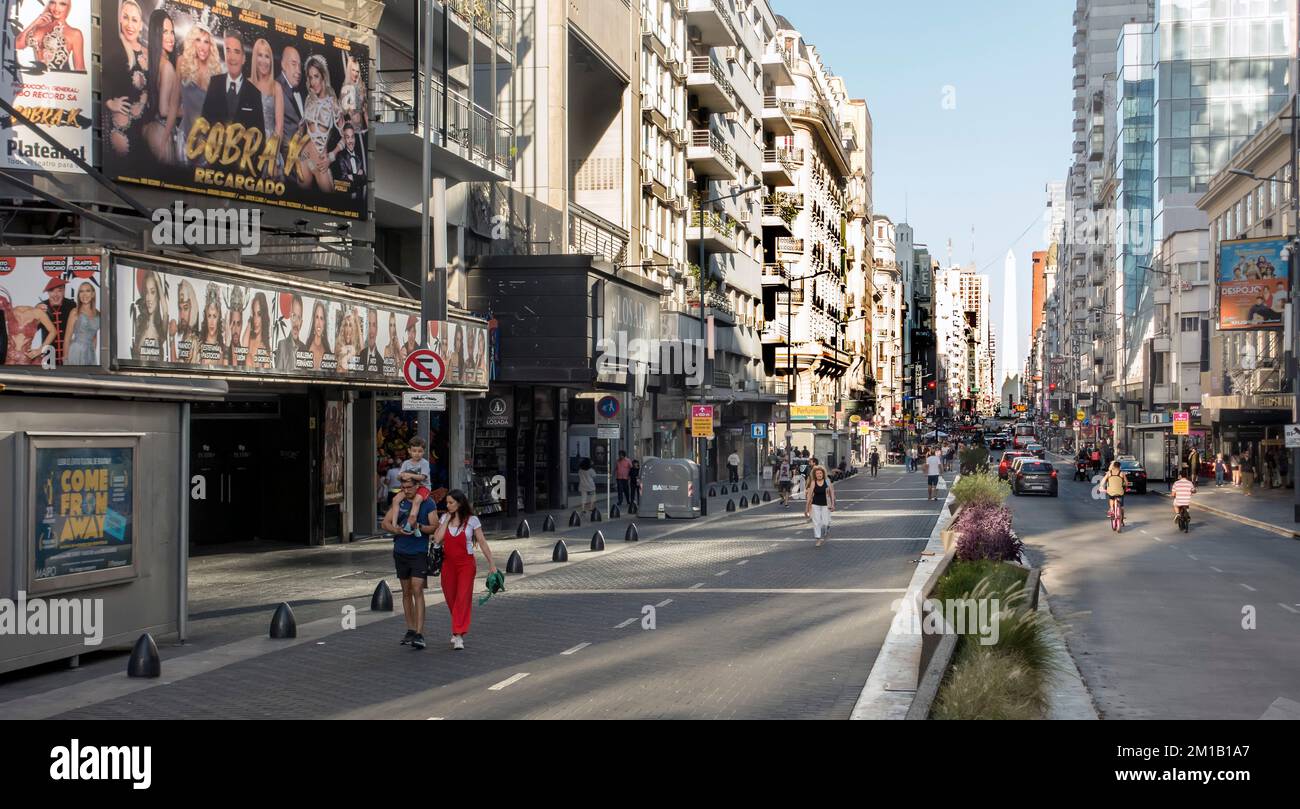 Avenue Corrientes à Buenos Aires, Argentine, Amérique du Sud Banque D'Images