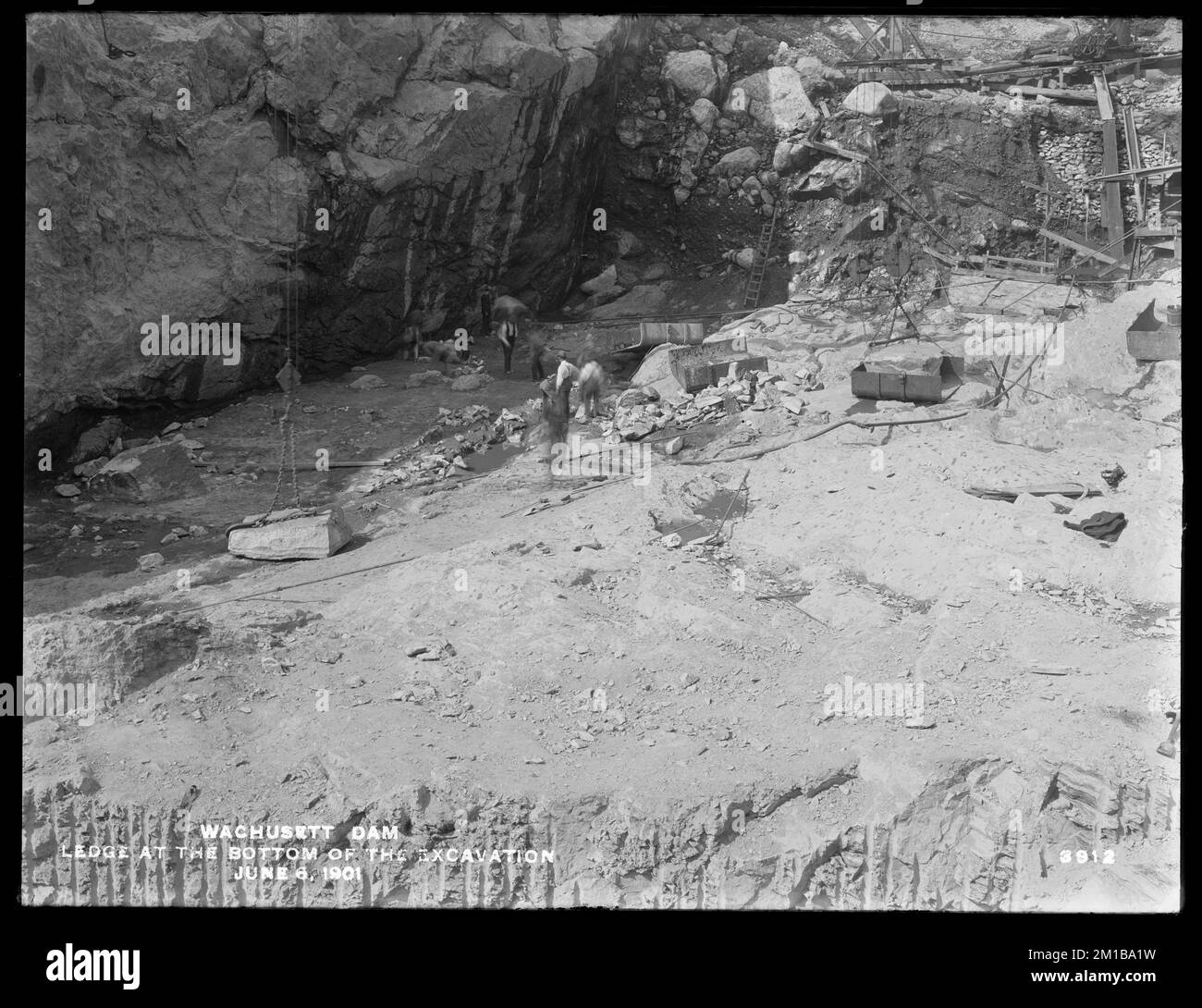 Barrage de Wachusett, rebord au fond de la fosse d'excavation, Clinton, Massachusetts, 6 juin 1901 , ouvrages d'eau, barrages, chantiers de construction Banque D'Images