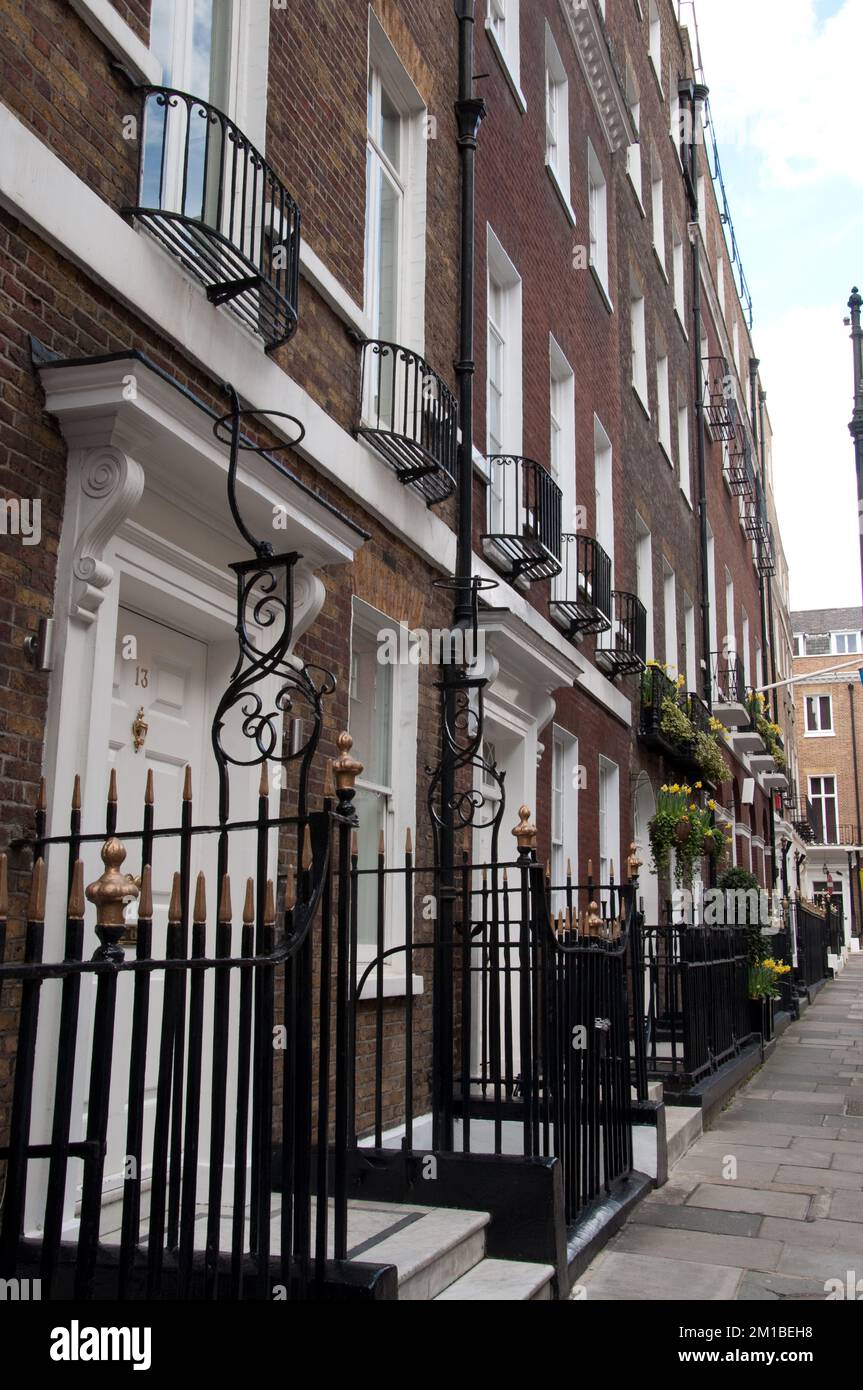 Maisons de style géorgien, Chesterfield Street, Mayfair, Westminster, Londres, ROYAUME-UNI Banque D'Images