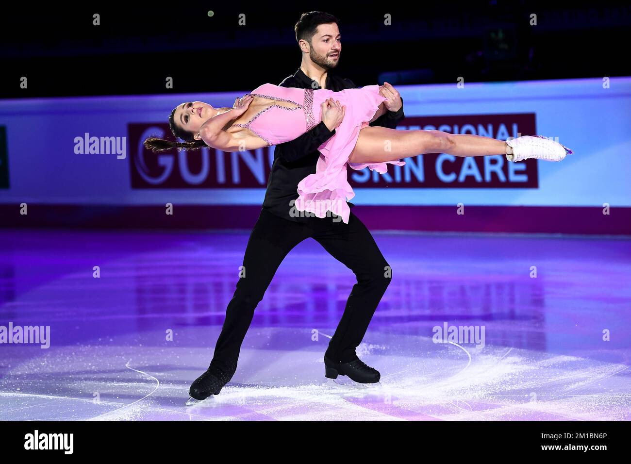 Turin, Italie. 11th décembre 2022. Lilah Fear et Lewis Gibson de Grande-Bretagne se déroulent à l'exposition Gala au cours du quatrième jour de la finale du Grand Prix de patinage artistique de l'UIP. Credit: Nicolò Campo/Alay Live News Banque D'Images