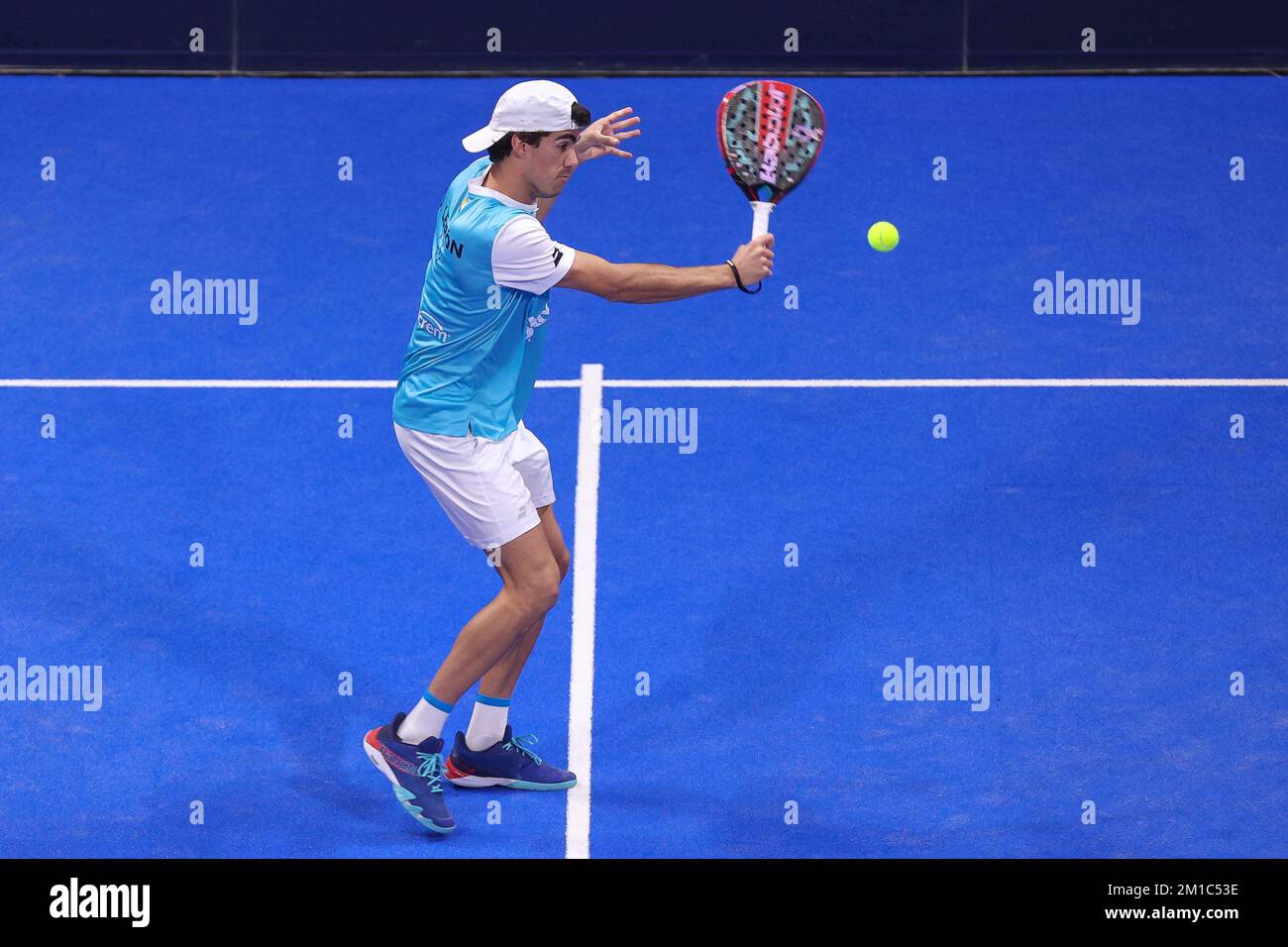 Milan, Italie. 10th décembre 2022. Italie, Milan, décembre 10 2022 : Juan Lebron (esp) volley à l'arrière pendant A. Galan-J. LeBron contre F. Belasteguin-A. Coello, SF Milano Premier Padel P1 chez Allianz Cloud (photo de Fabrizio Andrea Bertani/Pacific Press) crédit: Pacific Press Media production Corp./Alay Live News Banque D'Images