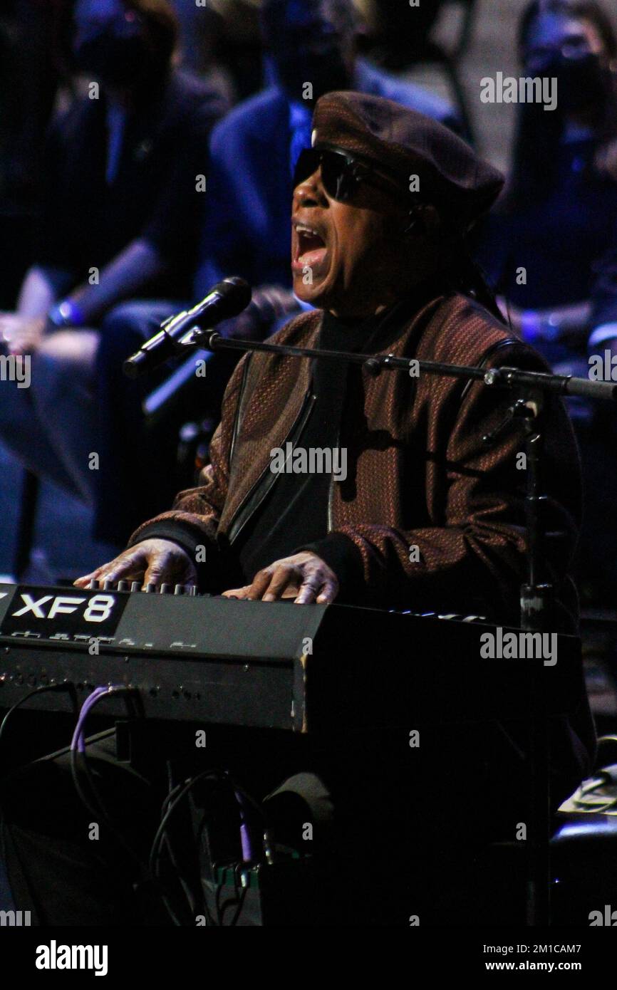 Los Angeles, États-Unis. 11th décembre 2022. Stevie Wonder à l'inauguration du maire de Los Angeles en 43rd, qui s'est tenu au Microsoft Theatre de Los Angeles, CA, dimanche, 11 décembre 2022. (Photo de Conor Duffy/Sipa USA) crédit: SIPA USA/Alay Live News Banque D'Images