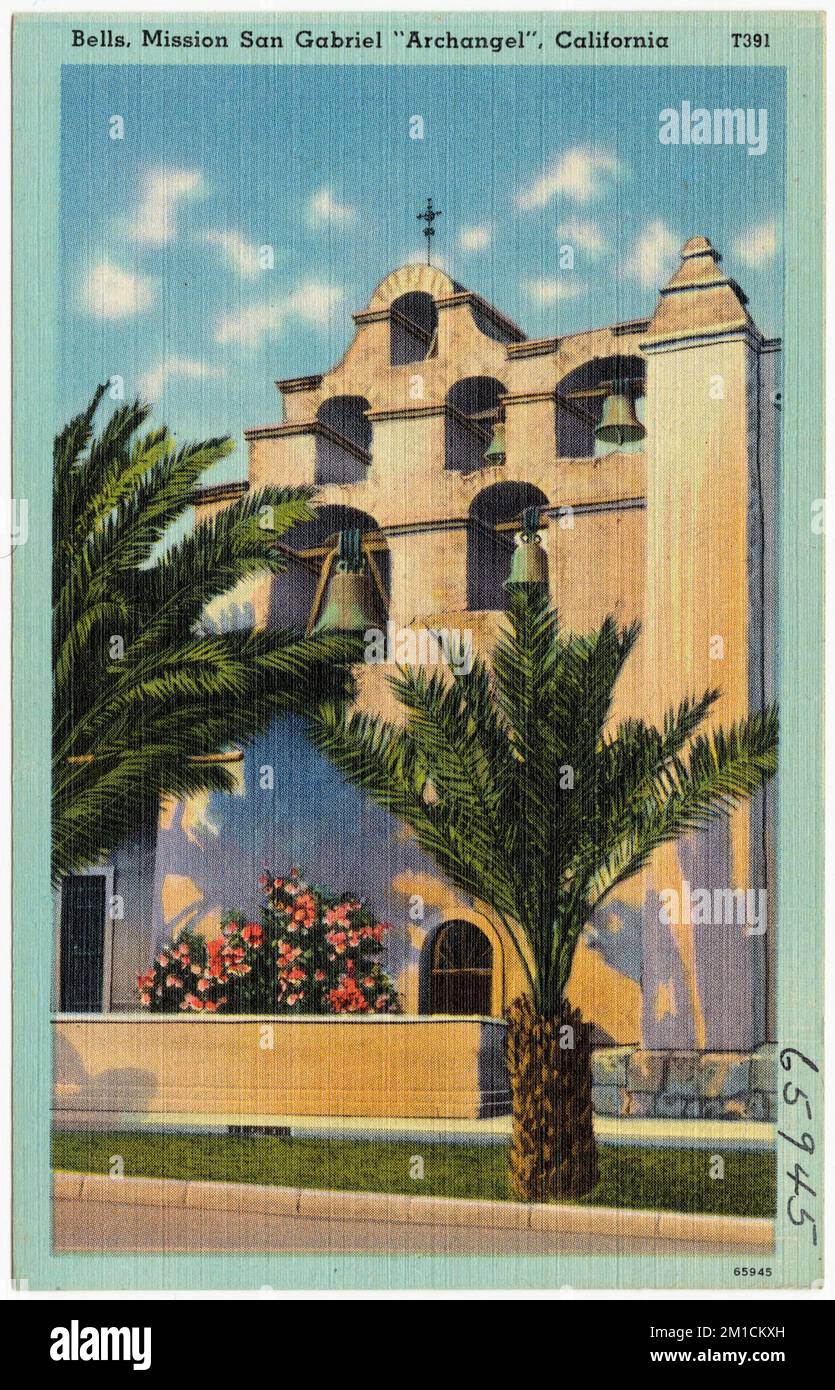 Cloches, Mission San Gabriel 'Archangel', Californie , installations religieuses, Collection des frères Tichnor, cartes postales des États-Unis Banque D'Images