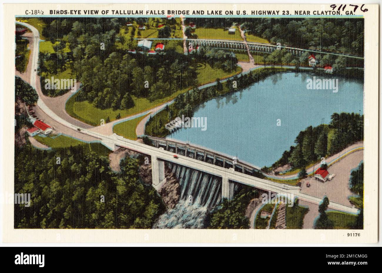 Vue panoramique sur le pont et le lac de Tallulah Falls aux États-Unis Highway 23 près de Clayton, Géorgie , Rivières, barrages, ponts, Collection des frères Tichnor, Cartes postales des États-Unis Banque D'Images