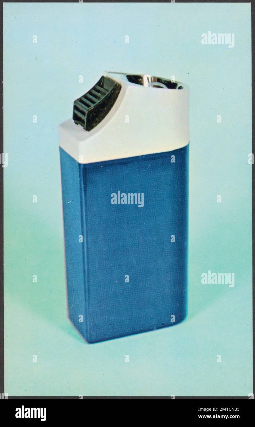 Un briquet bleu , briquets de cigarettes, Collection Tichnor Brothers, cartes postales des Etats-Unis Banque D'Images