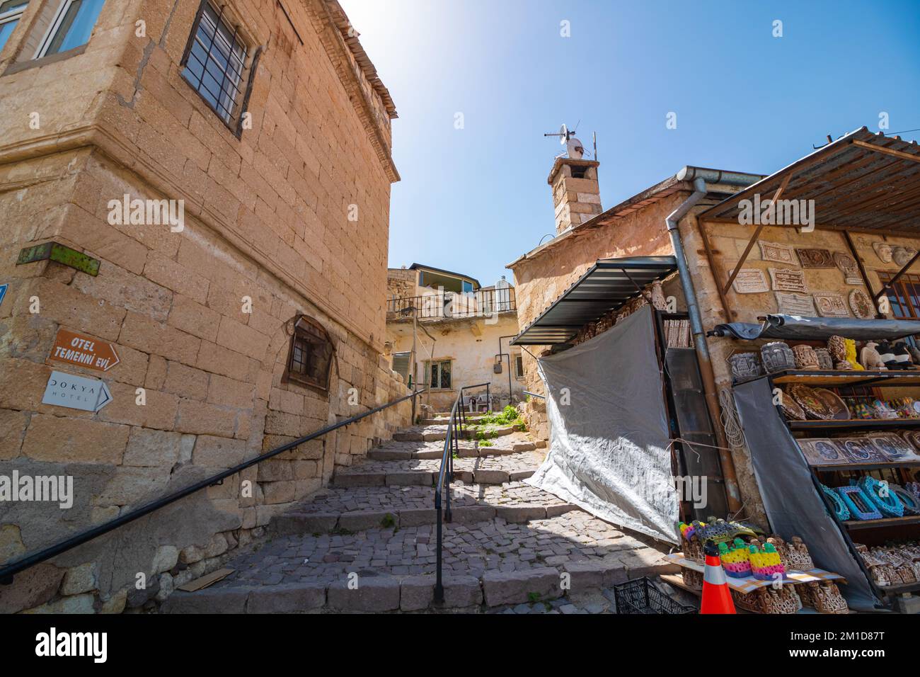 Une rue et des bâtiments historiques à Urgup Cappadoce. Voyage à Cappadoce photo de fond. Nevsehir Turkiye - 7.2.2021 Banque D'Images