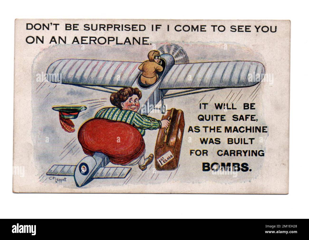 Bande dessinée carte postale de la première Guerre mondiale montrant des femmes qui débarrasse de la queue d'un avion Banque D'Images