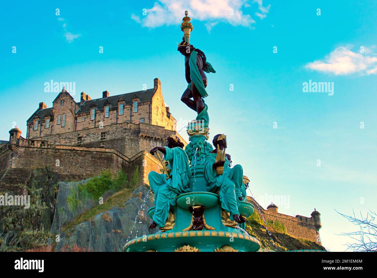 Fontaine Ross en face du château d'Édimbourg Banque D'Images