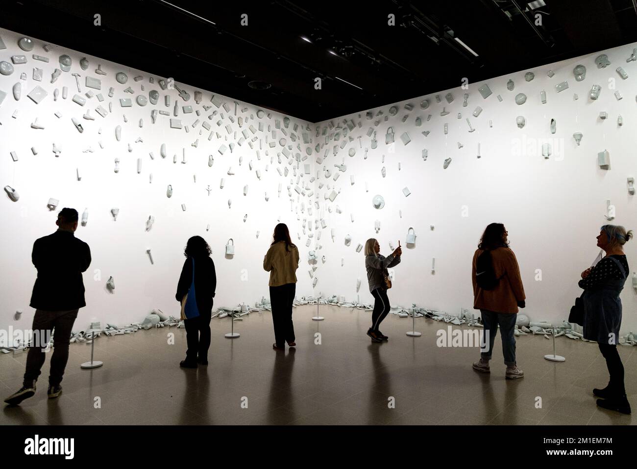 'Régulier/fragile' (2007) par Liu Jianhua, étrange Clay: La céramique dans l'art contemporain, Hayward Gallery, Londres, Royaume-Uni Banque D'Images