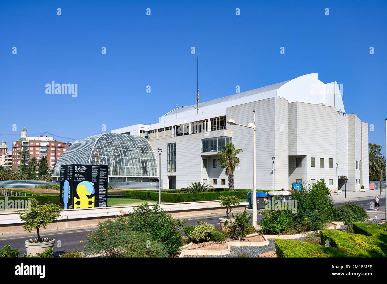 Valence, Espagne - 16 juillet 2022: Architecture extérieure du Palais de la musique ou Palau de la Musica Valenciana Banque D'Images