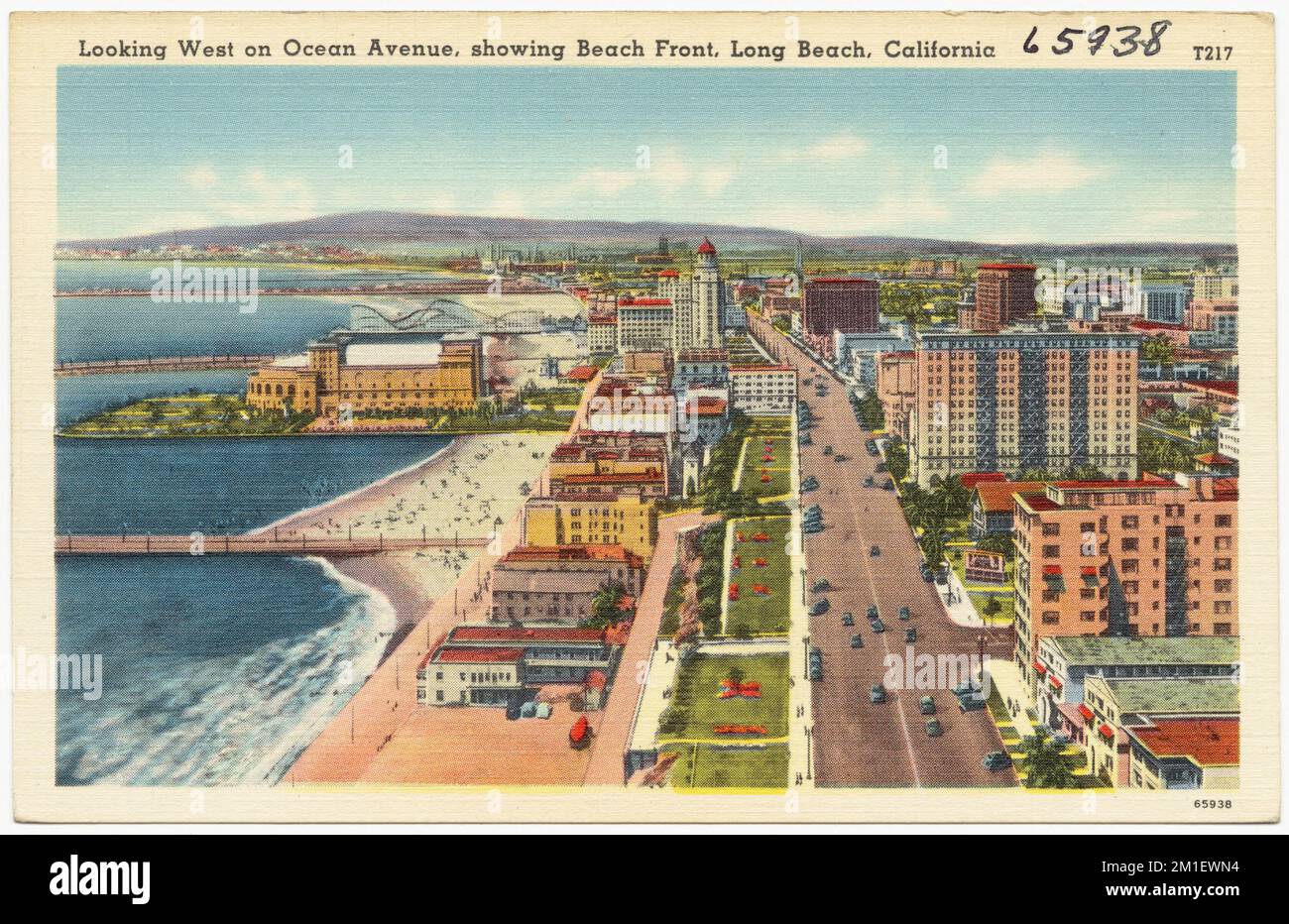 Vue vers l'ouest sur Ocean Avenue, avec vue sur le front de mer, long Beach, Californie, Villes et villes, Tichnor Brothers Collection, cartes postales des États-Unis Banque D'Images