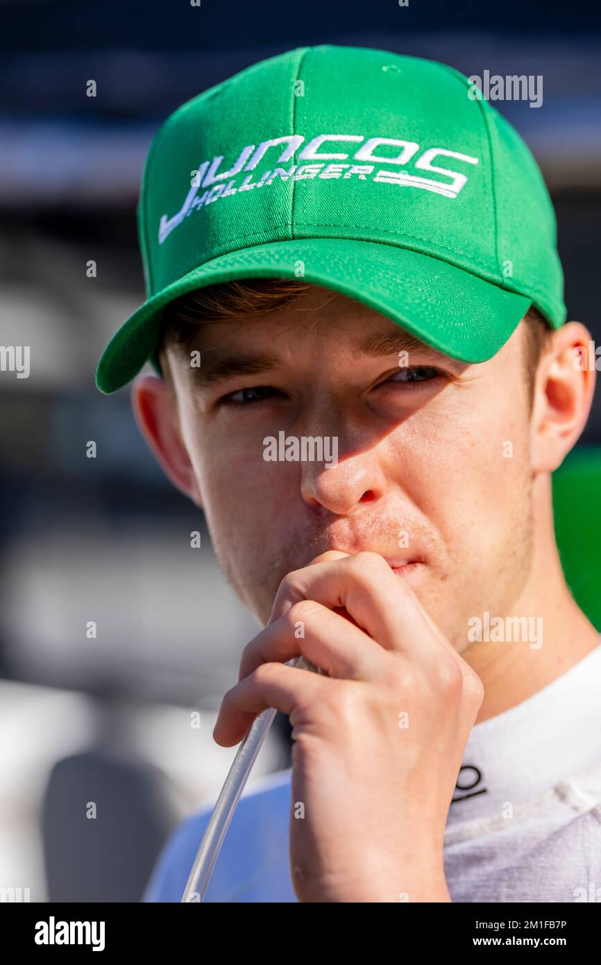 CALLUM ilott (R) (75), de Cambridge, en Angleterre, se prépare à s'entraîner au Grand Prix GMR au circuit automobile d'Indianapolis, dans l'Indiana. Banque D'Images