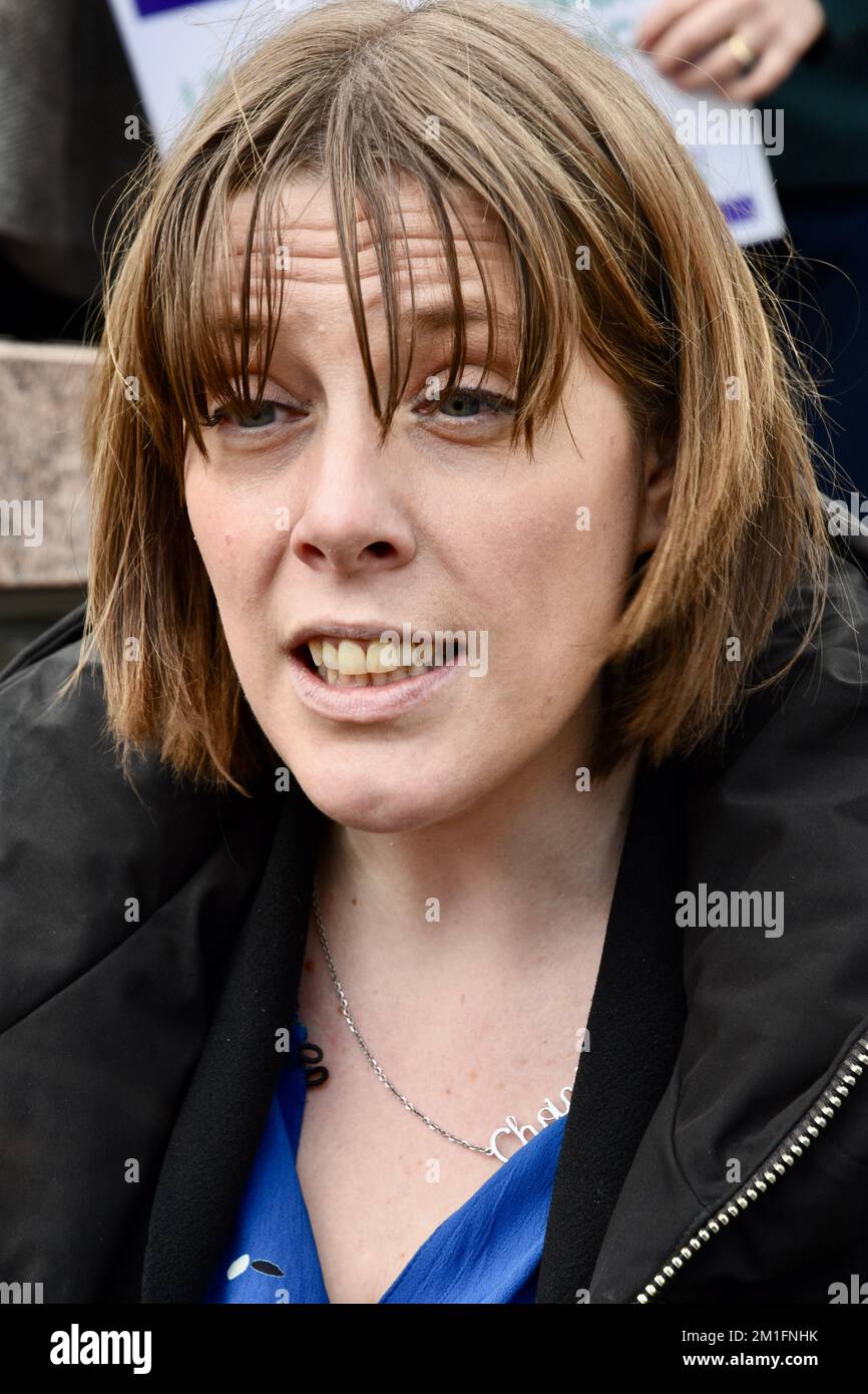 Jess Phillips. Journée d'action sur le harcèlement en milieu de travail, Parliament Square, Londres. ROYAUME-UNI Banque D'Images