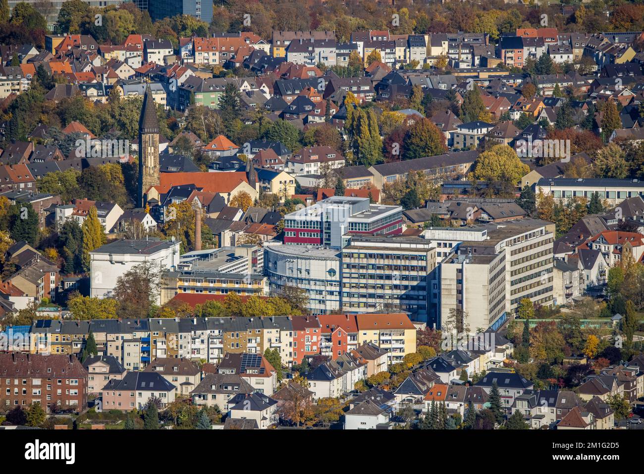 Vue aérienne, vue du centre-ville avec EV. Krankenhaus Hamm et la paroisse St. Franziskus von Assisi Liebfrauenkirche dans le district de Rhynern à Hamm, région de Ruhr, Banque D'Images