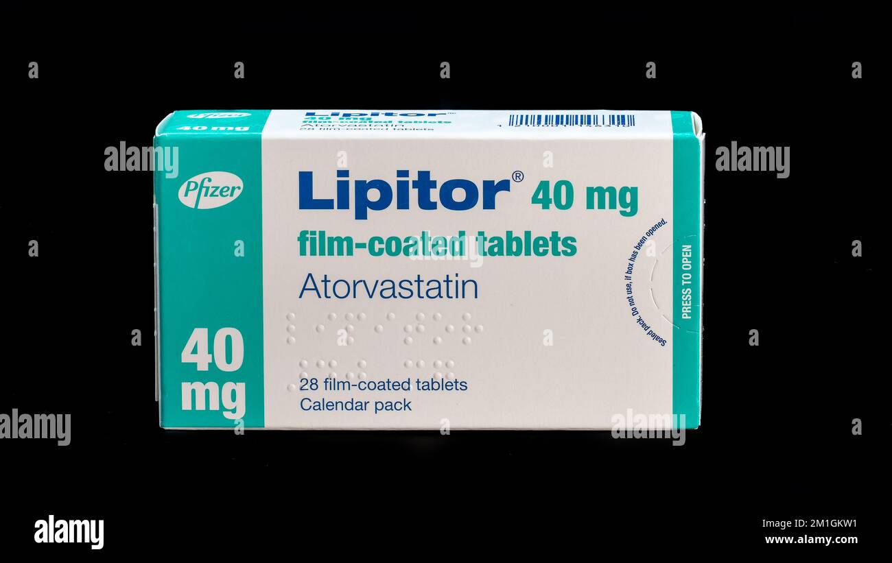 Boîte de 28 comprimés de prévention du cholestérol Lipitor Atorvastatin. Détails en braille sur le devant du pack Banque D'Images