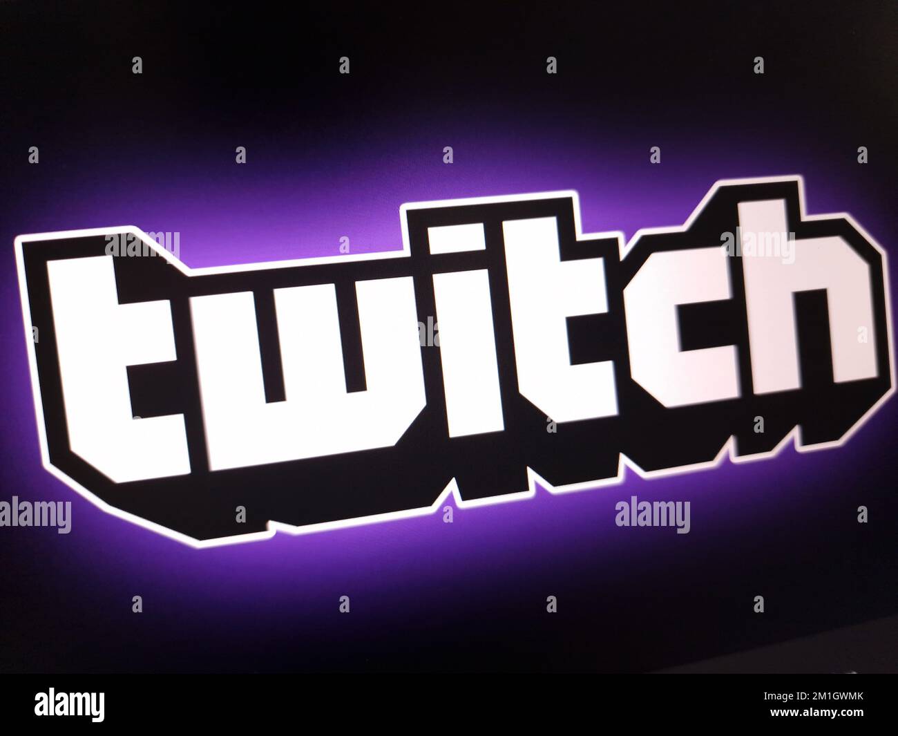 KONSKIE, POLOGNE - 12 décembre 2022: Logo Twitch affiché sur l'écran de l'ordinateur portable Banque D'Images