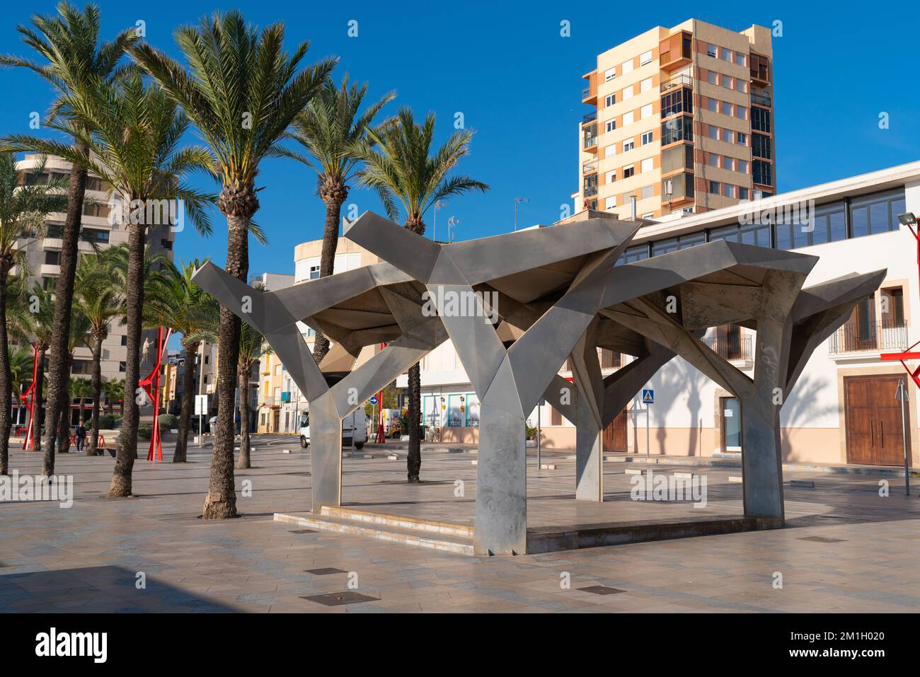 Sculpture Vinaros Costa del Azahar Espagne promenade avec palmiers Banque D'Images