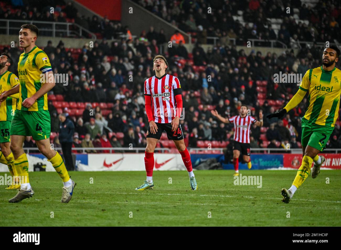 DaN Neil, de l'AFC Sunderland, se lance contre West Bromwich Albion lors du championnat EFL. Banque D'Images