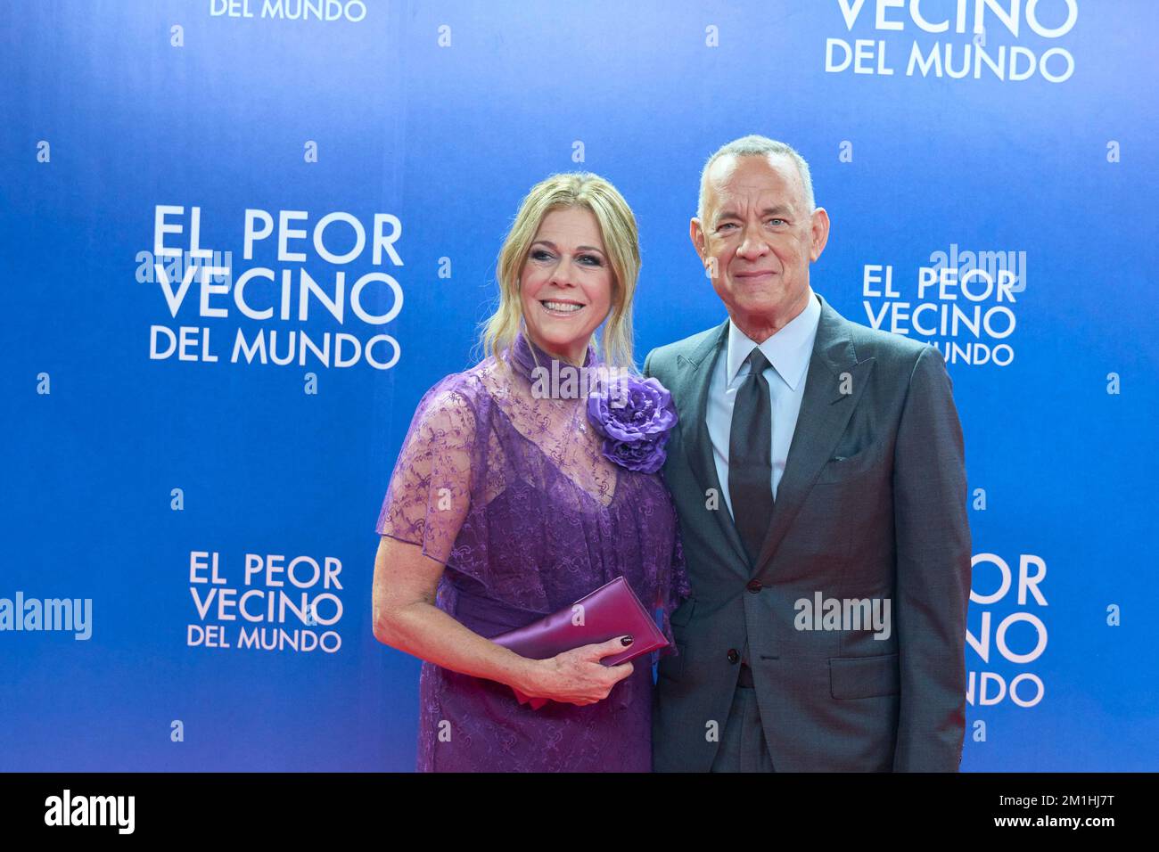 12 décembre 2022, Madrid, Espagne: TOM HANKS, avec sa femme RITA WILSON, assiste à la première "Un homme appelé Otto" au cinéma Capitol. (Image du crédit: © Jack Abuin/ZUMA Press Wire) Banque D'Images