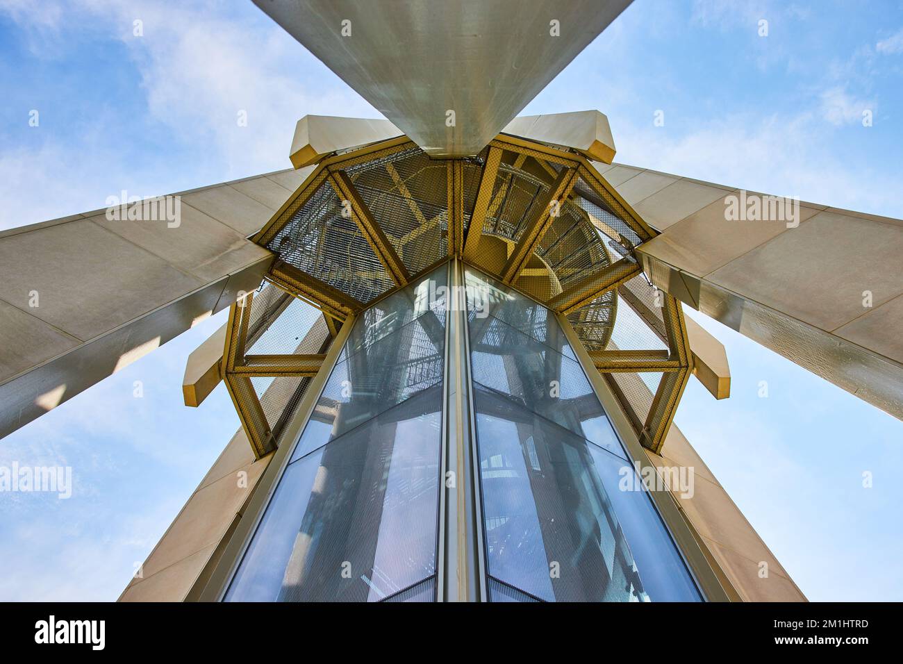 Campus universitaire à Bloomington architecture de ciment et tour d'escalier en spirale de verre Banque D'Images