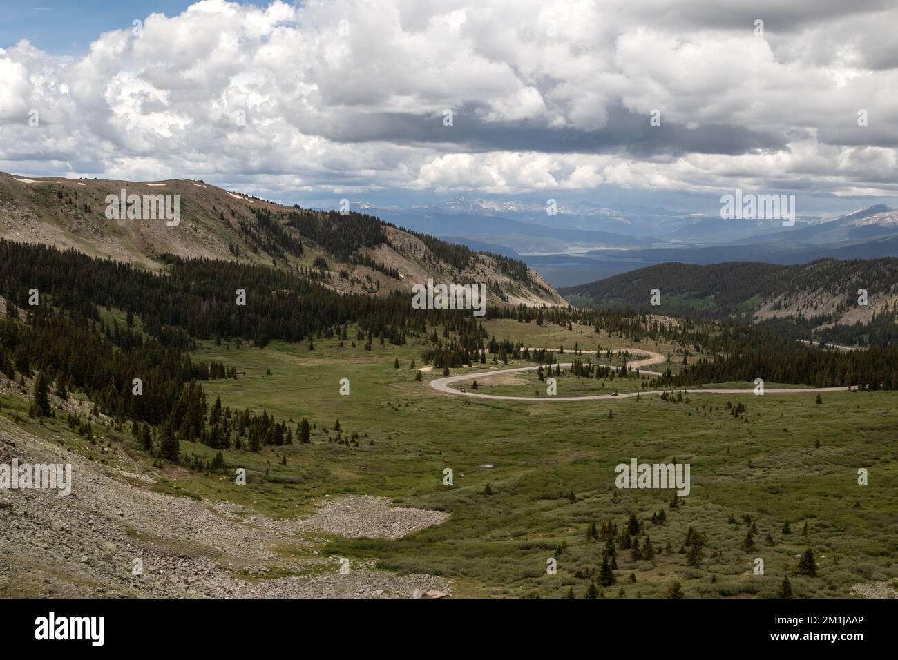 Vue depuis le sommet de Cottonwood Pass près de Buena Vista, Colorado Banque D'Images