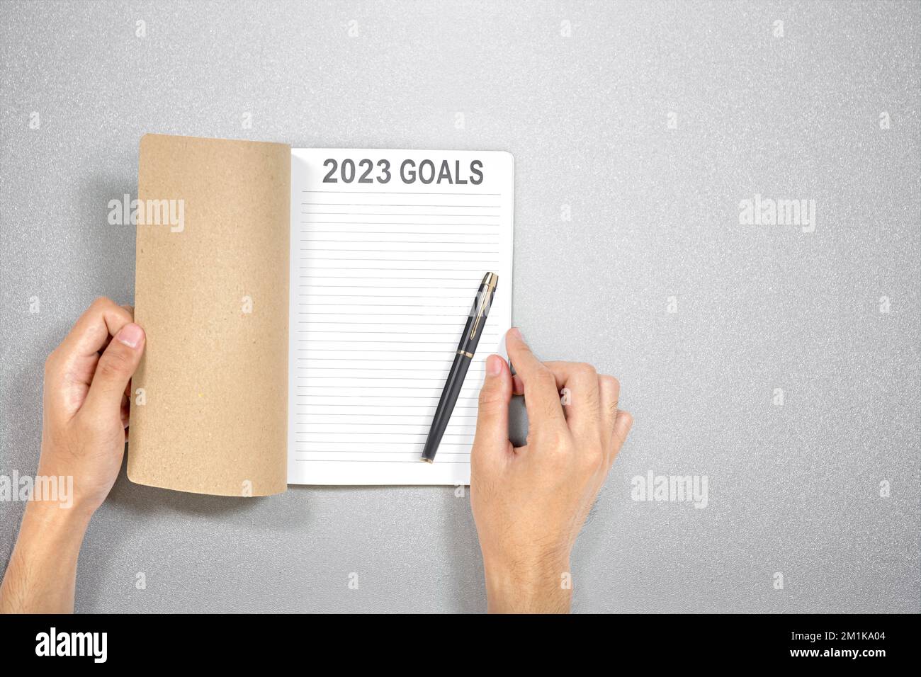 La liste des objectifs 2023 figure sur le papier à notes. Objectifs de ...