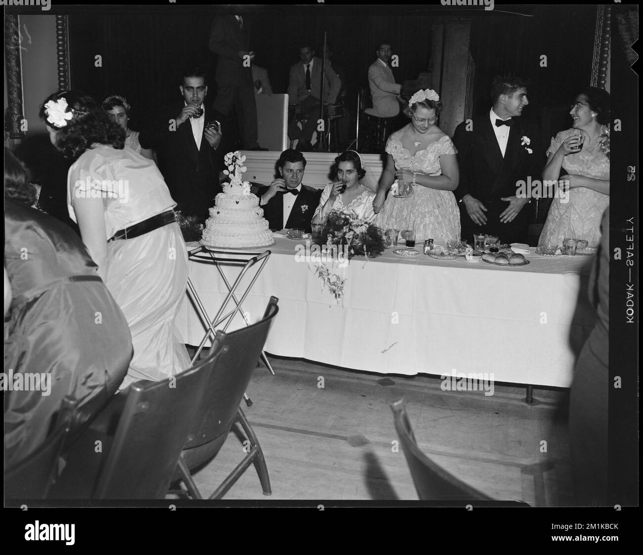 Asadoor Ted Astorian, Mlle Evelyn Nason , brides, marié Mariages, Réceptions, Mariages, Gâteaux de mariage. Collection Leon Abdalian Banque D'Images