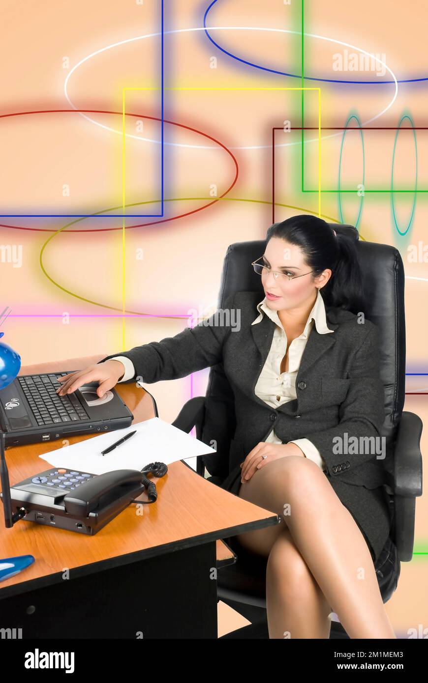 Business Woman working on laptop at office Banque D'Images
