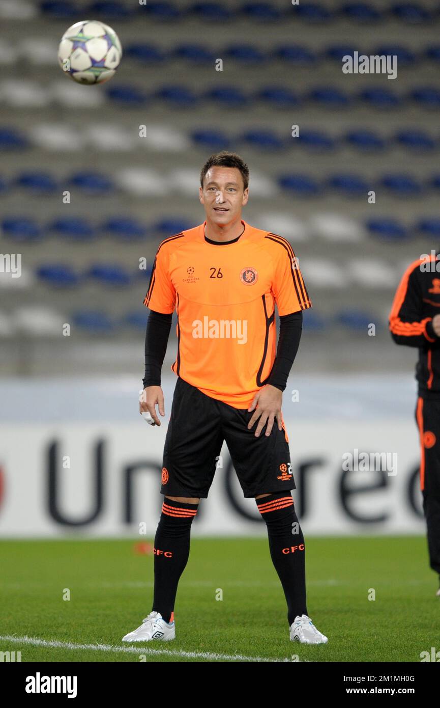 20111031 - GENK, BELGIQUE : John Terry de Chelsea photographié lors d'une séance de formation du FC Chelsea à Genk, le lundi 31 octobre 2011. Demain, le club belge de football de première division KRC Genk et le club anglais de football de première division Chelsea FC jouent leur match du Groupe E le quatrième jour de la compétition de la Ligue des Champions. BELGA PHOTO YORICK JANSENS Banque D'Images