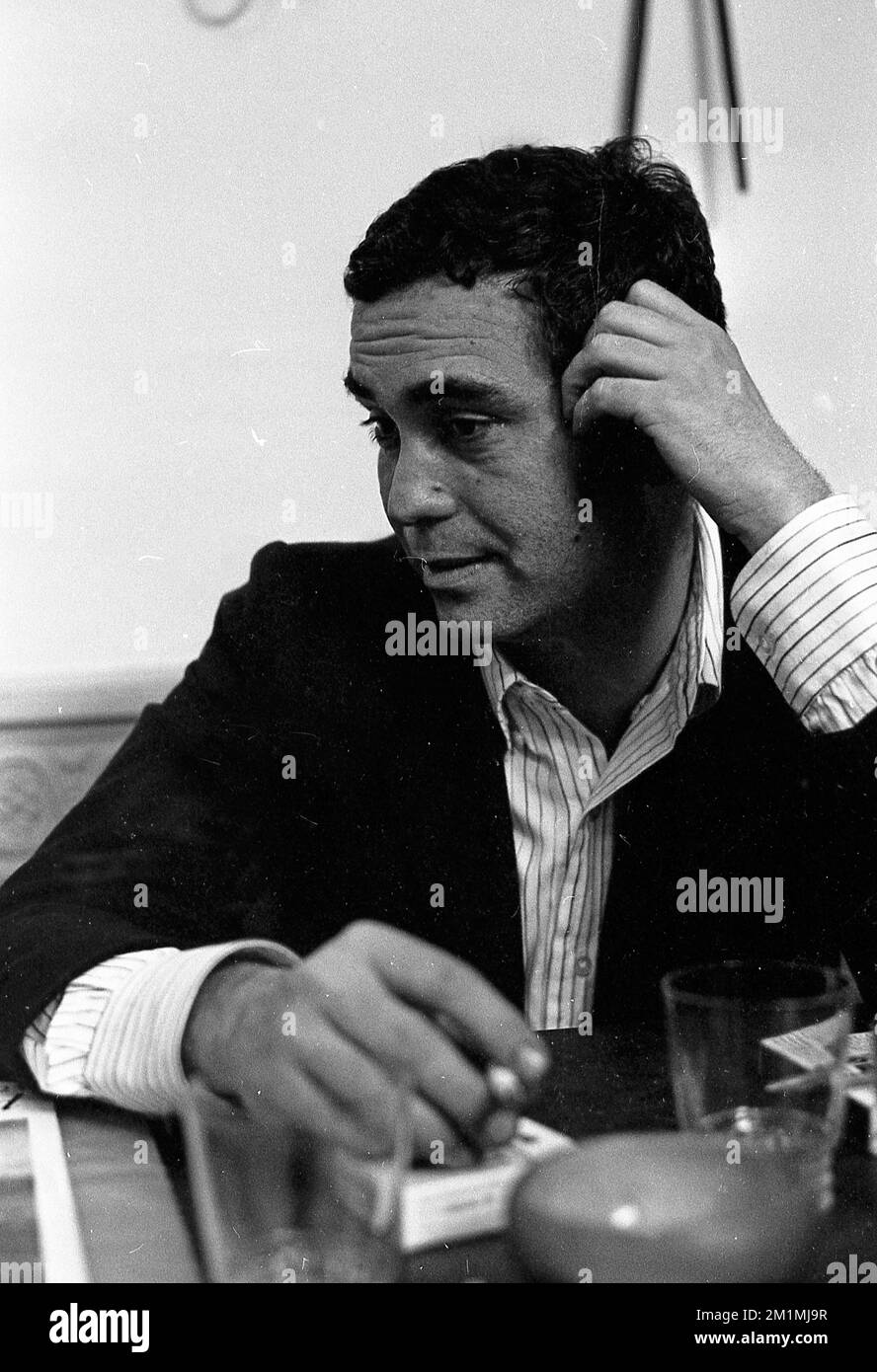 Carlos Alonso, peintre argentin, vers 1965 Banque D'Images