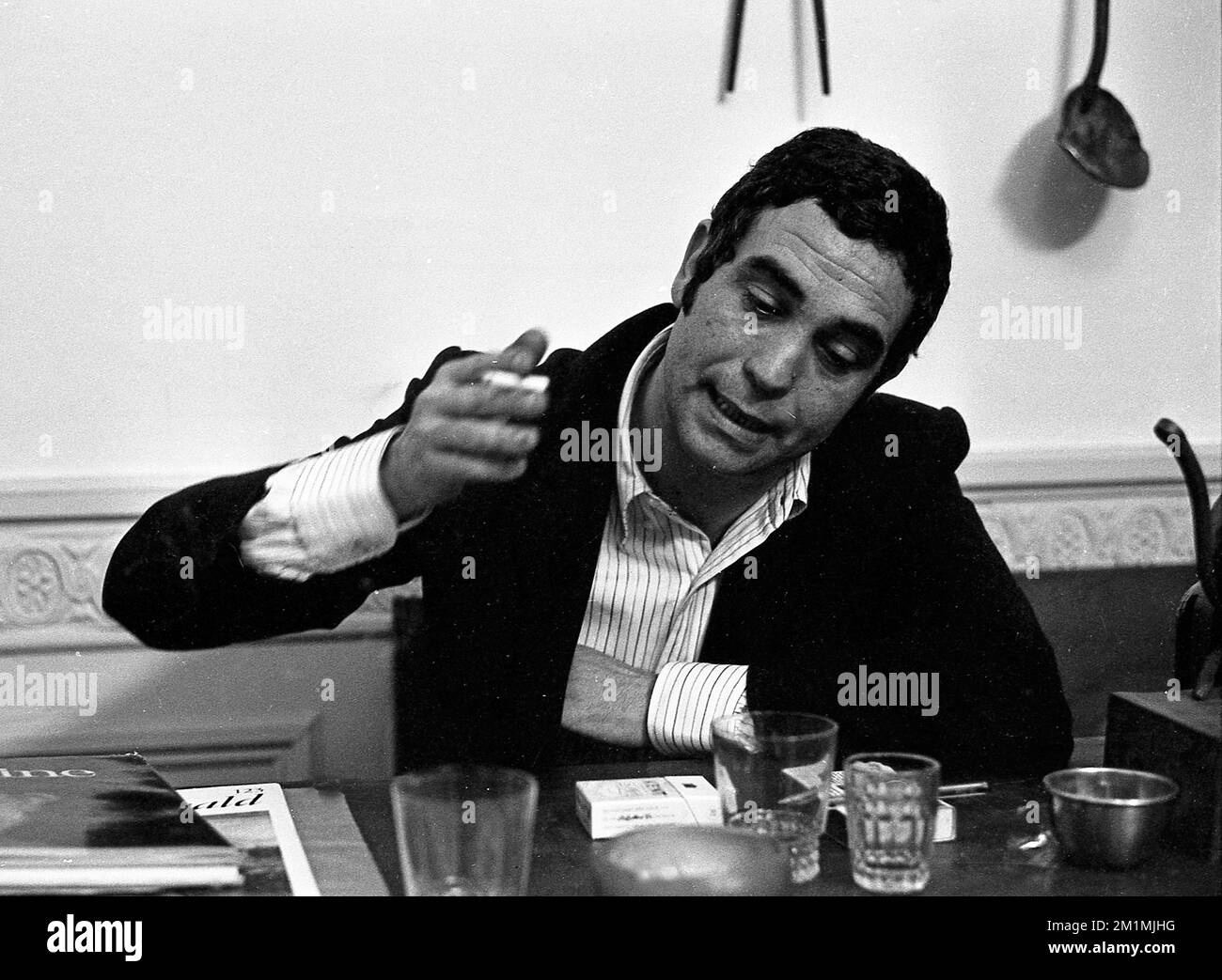 Carlos Alonso, peintre argentin, vers 1965 Banque D'Images