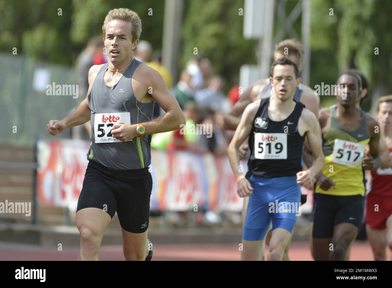 20120623 - NIVELLES, BELGIQUE : Matthew Fox australien en action pendant l'épreuve masculine 1500m lors de la rencontre internationale d'athlétisme de la coupe Lotto 26th au stade de la Dodaine, samedi 23 juin 2012 à Nivelles. BELGA PHOTO NICOLAS LAMBERT Banque D'Images 20120623 - NIVELLES, BELGIQUE : Matthew Fox australien en action pendant l'épreuve masculine 1500m lors de la rencontre internationale d'athlétisme de la coupe Lotto 26th au stade de la Dodaine, samedi 23 juin 2012 à Nivelles. BELGA PHOTO NICOLAS LAMBERT Banque D'Images
