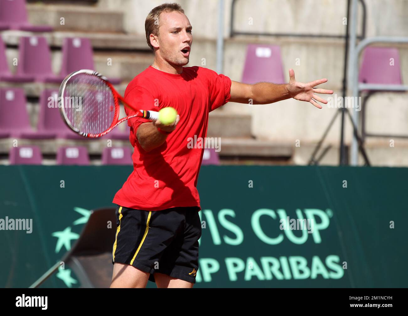 20120912 - BRUXELLES, BELGIQUE : photo de Steve Darcis lors d'une séance de  formation de l'équipe de la coupe Davis de Belgique au Royal Primerose  tennis Club à Bruxelles, le mercredi 12