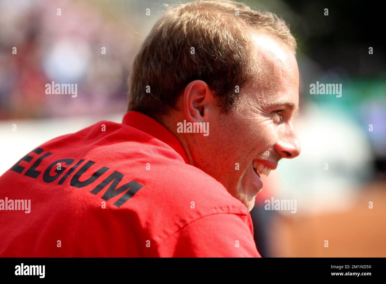 20120916 - BRUXELLES, BELGIQUE: Olivier Rochus belge photographié pendant le cinquième match de la coupe Davis entre la Belgique et la Suède, pour le Groupe mondial au Royal Primerose tennis Club à Bruxelles, dimanche 16 septembre 2012. Belge Steve Darcis joue le dernier des cinq jeux contre le suédois Andreas Vinciguerra. La Belgique a remporté les trois premiers matchs et est qualifiée pour le groupe mondial de la coupe Davis. BELGA PHOTO VIRGINIE LEFOUR Banque D'Images