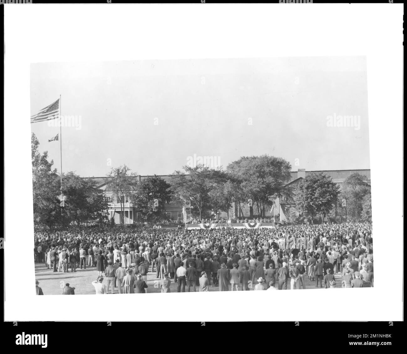 Remise du prix « E » Army-Navy , défilés et cérémonies militaires, prix, audiences, Watertown Arsenal Mass.. Documents des États-Unis Armée opérationnelle Banque D'Images