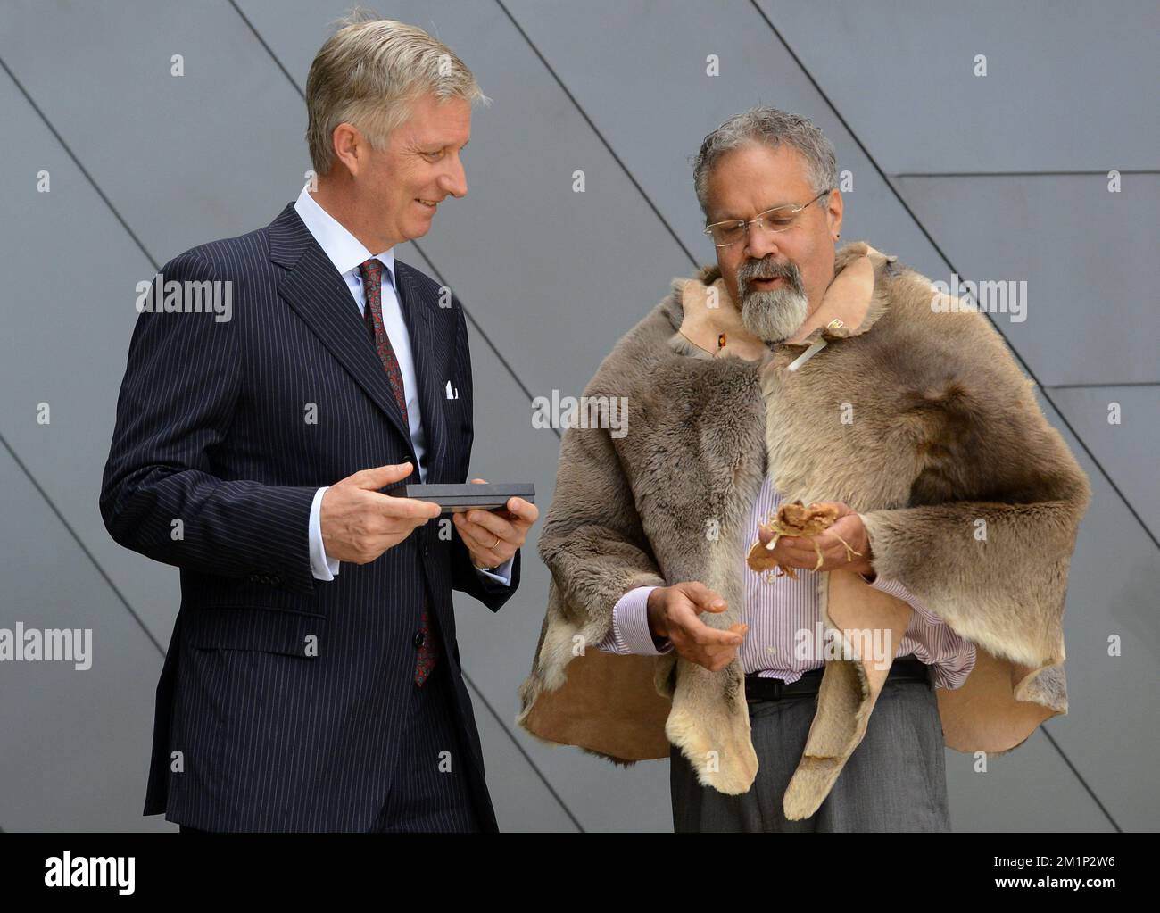 20121119 - PERTH, AUSTRALIE : Prince héritier Philippe de Belgique photographié lors d'une cérémonie de tabagisme à l'Université Curtin le deuxième jour d'une mission économique en Australie et en Nouvelle-Zélande, le lundi 19 novembre 2012. BELGA PHOTO ERIC LALMAND Banque D'Images