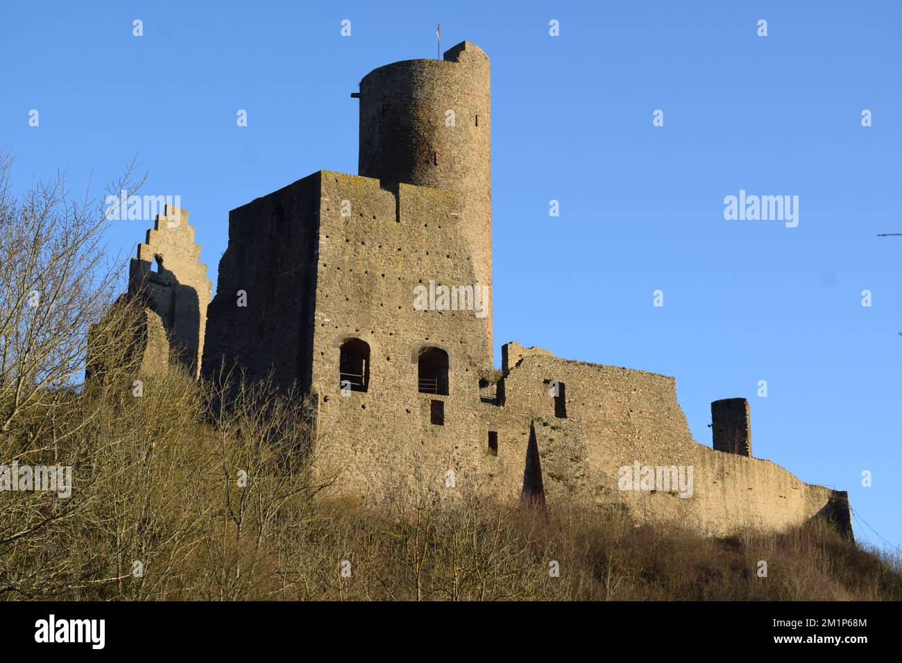 Löwenburg au-dessus de Monreal en décembre Banque D'Images