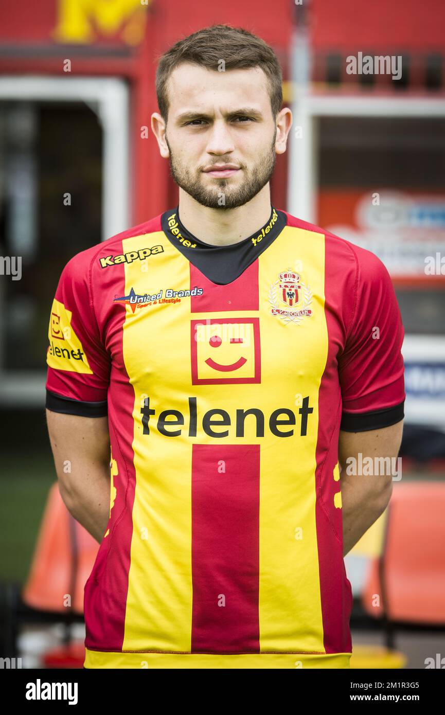 Senad Karahmet de Mechelen pose pour un portrait pendant la saison photo prise à l'équipe belge de football de première division KV Mechelen, jeudi 27 juin 2013 à Mechelen. Banque D'Images