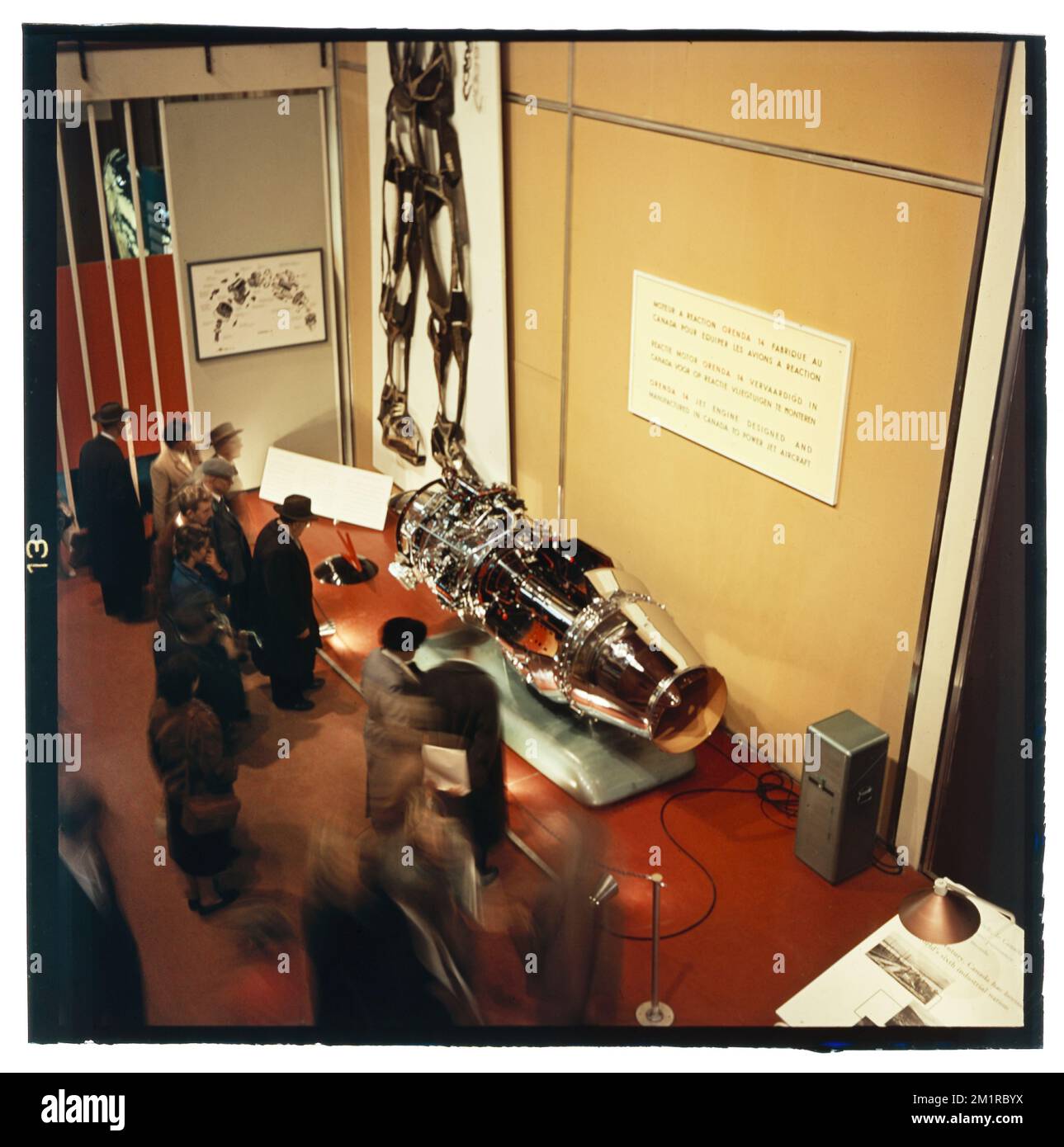 Cette image non datée montre l’intérieur du Pavillon canadien / Pavillon canadien / Pavillon canadien canadien pendant l’exposition universelle de Bruxelles (Expo 58) au Heysel / Heizel à Bruxelles (1958). L'Expo 58, également connue sous le nom d'exposition universelle de Bruxelles, s'est tenue du 17 avril au 19 octobre 1958. C'était la première grande foire mondiale après la Seconde Guerre mondiale Banque D'Images