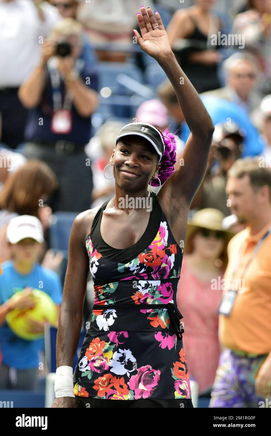 L'américain venus Williams célèbre après avoir remporté le premier match de golf entre le Belge Kirsten Flipkens (WTA 12) et l'américain venus Williams lors du tournoi de tennis américain Open Grand Chelem, à Flushing Meadows, à New York City, USA, le lundi 26 août 2013. BELGA PHOTO YORICK JANSENS Banque D'Images