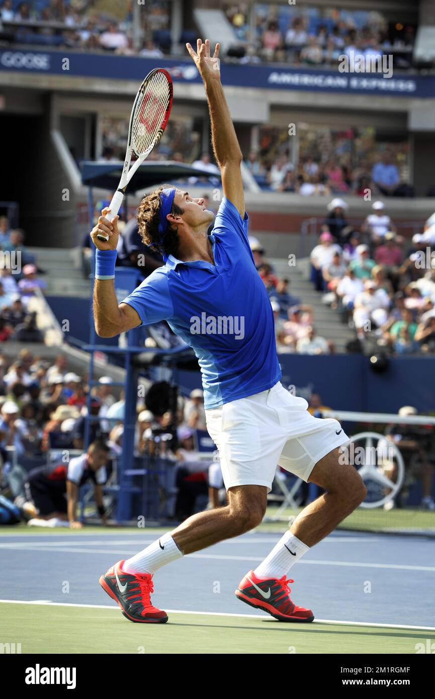 Suisses Roger Federer photographié lors du tournoi de tennis américain Open Grand Chelem, à Flushing Meadows, à New York, Etats-Unis, le mardi 27 août 2013. L'US Open commence le 26 août 2013. Banque D'Images