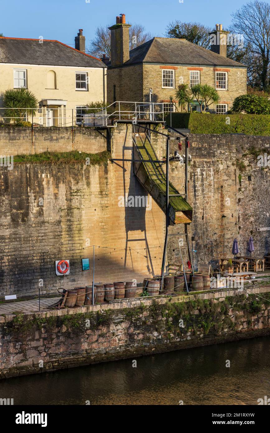Une rampe de chargement originale en argile de Chine au port de Charlestown, en Cornouailles, en Angleterre Banque D'Images