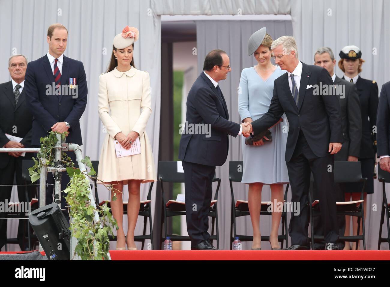 Le prince William de Grande-Bretagne, le duc de Cambridge, Catherine de Grande-Bretagne (Kate), la duchesse de Cambridge, le président français François Hollande, la reine Mathilde de Belgique et le roi Philippe - Filip de Belgique vu lors d'une cérémonie au mémorial interallied à Cointe, pour le 100th anniversaire de la première Guerre mondiale, Lundi 04 août 2014, Liège. BELGA PHOTO BRUNO FAHY Banque D'Images