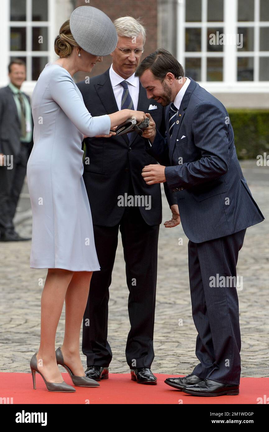 La reine Mathilde de Belgique et le roi Philippe - Filip de Belgique accueillent le prince Guillaume, Grand-duc héréditaire de Luxembourg à l'abbaye Saint-Laurent avant une cérémonie au mémorial interallié à Cointe, pour le 100th anniversaire de la première Guerre mondiale, le lundi 04 août 2014, à Liège. Banque D'Images