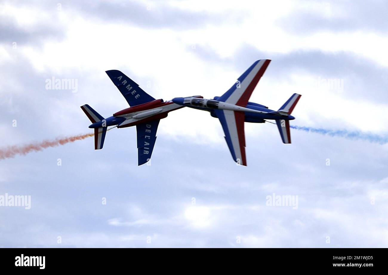 20141004 - LE HAVRE, FRANCE : la patrouille acrobatique française se produit lors d'une cérémonie à l'occasion du 100th anniversaire de la première Guerre mondiale, le samedi 04 octobre 2014, au Havre, en France. BELGA PHOTO ERIC LALMAND Banque D'Images
