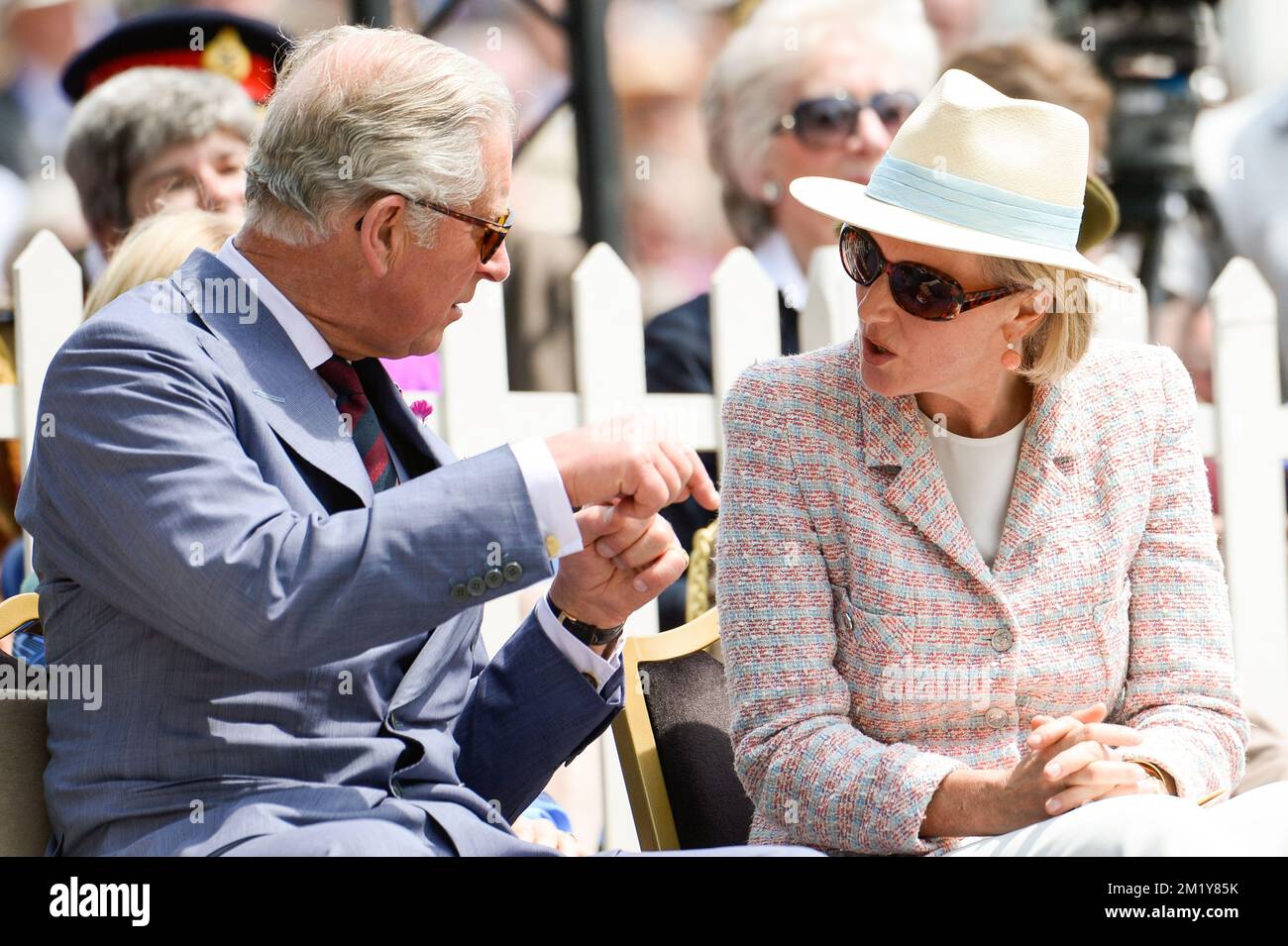 20150617 - WATERLOO, BELGIQUE : Le Prince Charles de Grande-Bretagne, le Prince de Galles et la Princesse Astrid de Belgique photographiés lors de l'inauguration du site commémoratif de la ferme d'Hougoumont, le mercredi 17 juin 2015 à Waterloo. La ferme a été l'un des endroits clés de la bataille de Waterloo sur 18 juin 1815, dont l'anniversaire de 200th est célébré cette année. Quelque 5 000 réacteurs, 300 chevaux et 100 canons reconstruiront la bataille légendaire dans laquelle le duc de Wel Banque D'Images