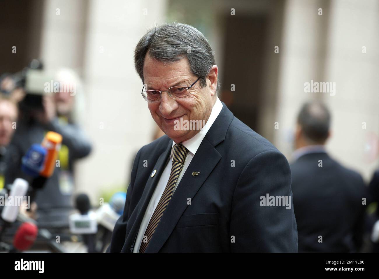 Le président de la république de Chypre, Nicos Anastasiades, arrive pour une réunion au sommet de l'UE pour discuter de la situation en Grèce, le dimanche 12 juillet 2015, au siège de l'Union européenne à Bruxelles. Banque D'Images